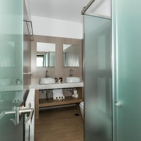 Madize Beach House On The Sea Villa