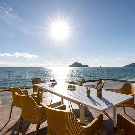 Madize Beach House On The Sea *